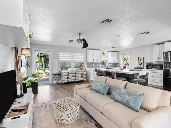 1605 Treemont Ave, Jupiter, FL 33469