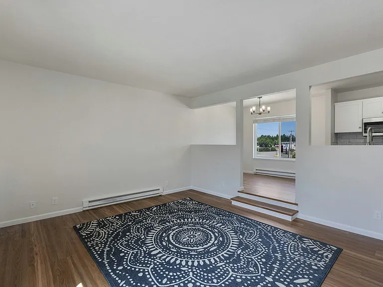 9919 4th Ave W #7 — Photo 3
