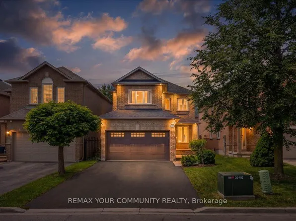 130 Princeton Gate, Vaughan, ON L6A 2S7