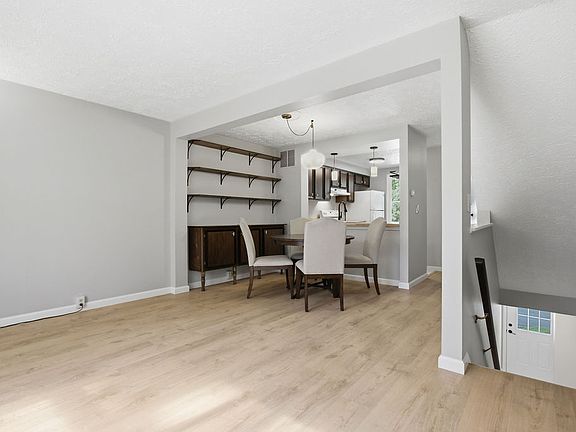 4th image of 1013 Cottonwood Ct
