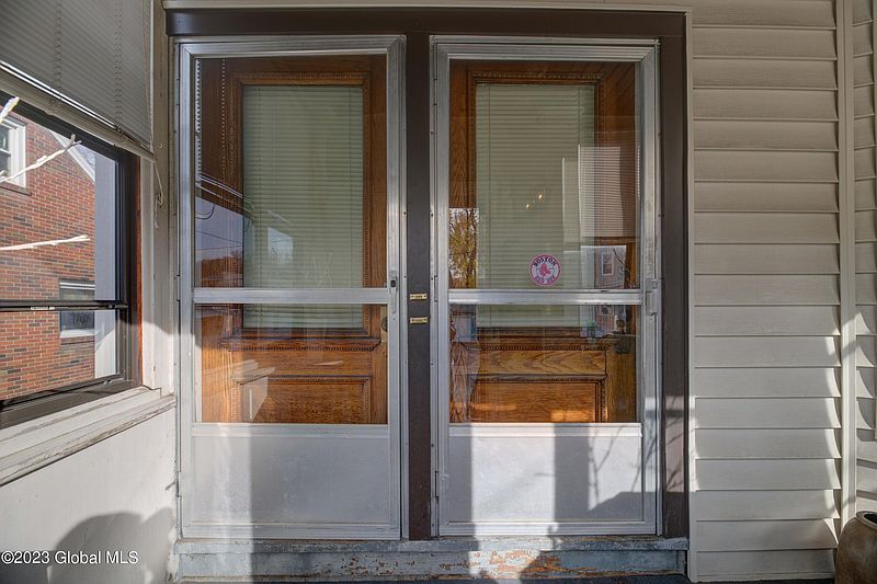 2nd image of 17 White Street