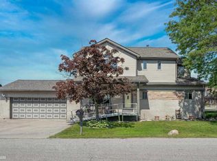 35798 Schmid Dr, New Baltimore, MI