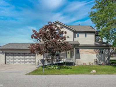35798 Schmid Dr, New Baltimore, MI, 48047
