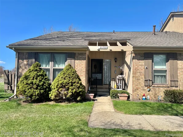 31773 Ivy Ln #113, Warren, MI 48093