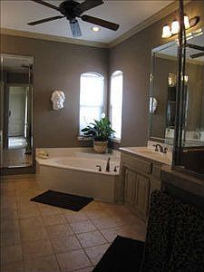 5th image of 1107 Calais Dr