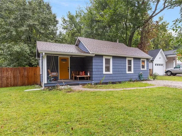 8503 Hayes St, Overland Park, KS 66212