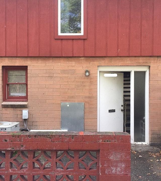1st image of 2760 University Ave