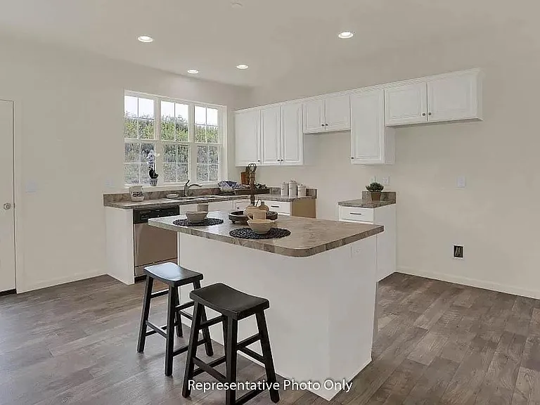 559 Brook Shire Ct — Photo 7