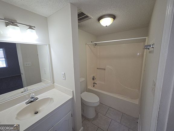 3rd image of 2505 W Broad St APT 321