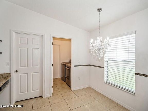5th image of 1058 Osborne Ct
