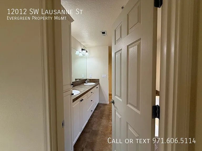 12012 SW Lausanne St — Photo 22