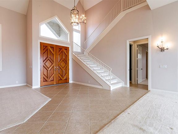 5th image of 33 La Jolla Cir