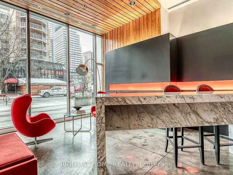 22 Wellesley St E #502 — Photo 5