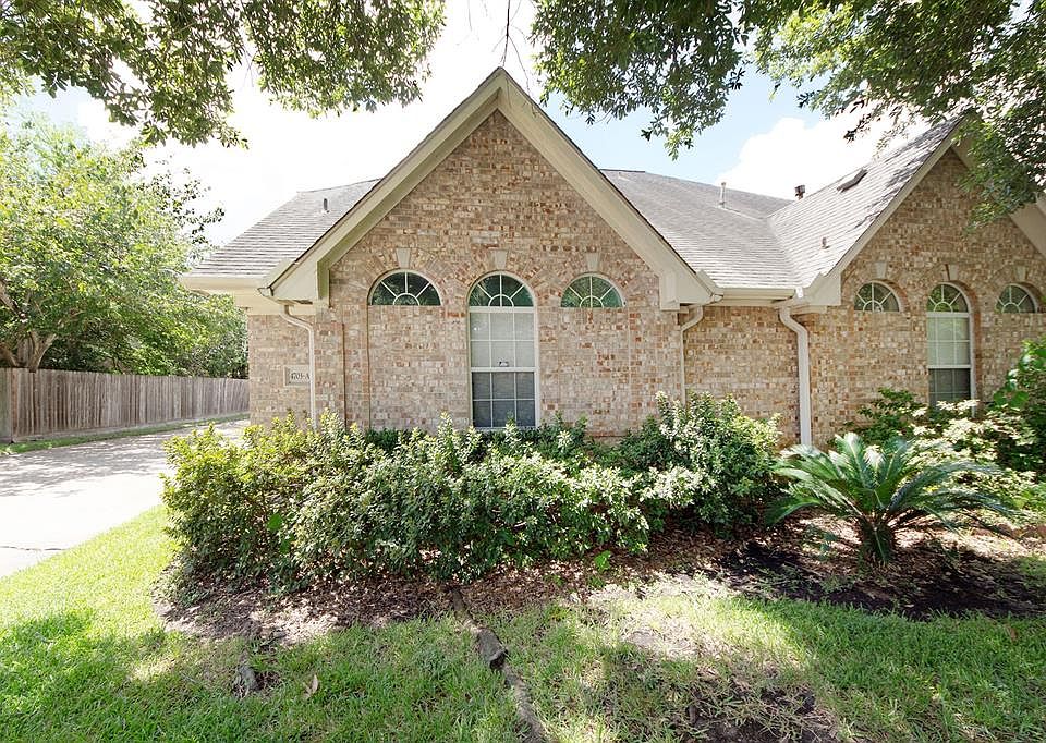 1st image of 4703 Cashel Cir APT A