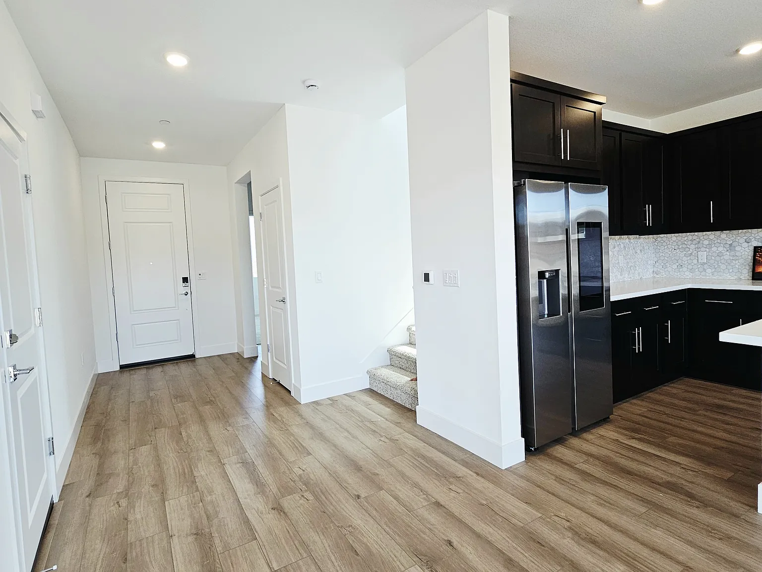 4 bed, 2566 sqft, $3,495 — Photo 2