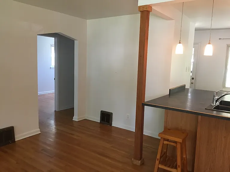 2256 Geneva St — Photo 8