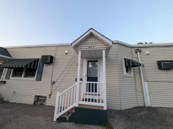 3688 W Lake Rd, Erie, PA 16505