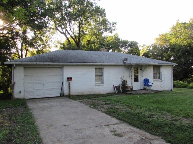 1st image of 722 Riverview Dr