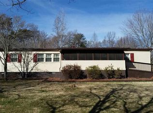 405 Atchley Ln, Strawberry Plains, TN 37871