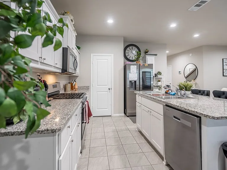 7608 Orange Blossom Rd — Photo 10