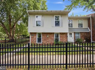 2108 Ferguson Pl, Herndon, VA 20170