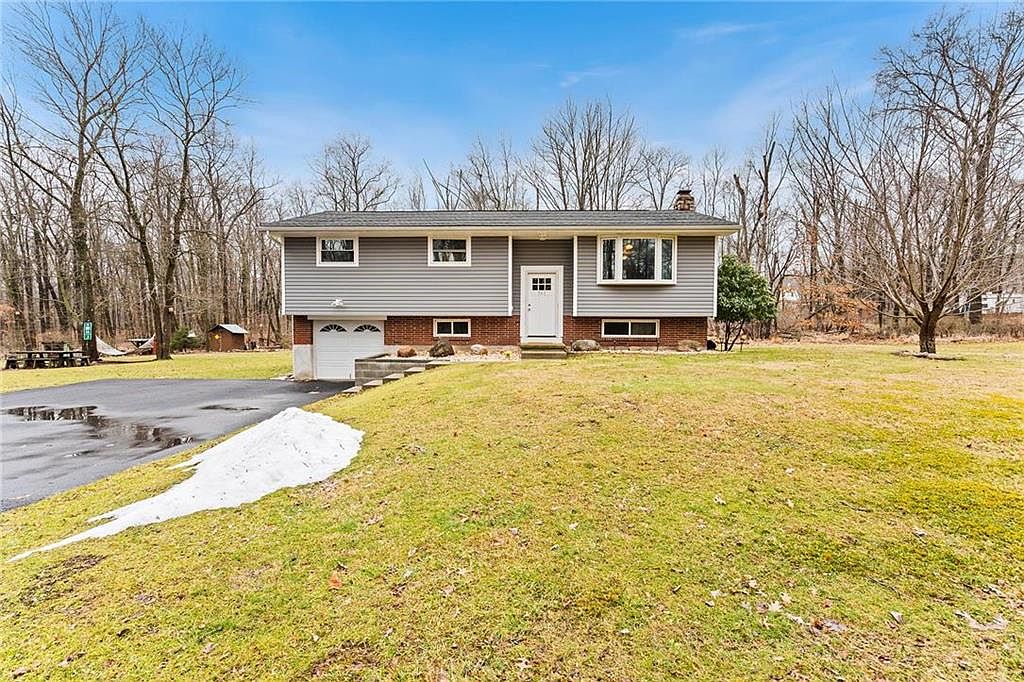 561 W Center St, Wind Gap, PA 18091 | Zillow