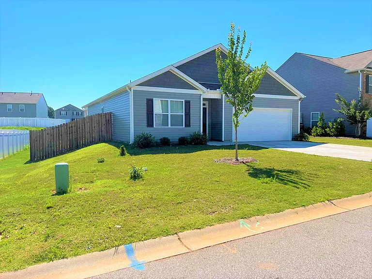 110 Rogers Knoll Ln — Photo 3