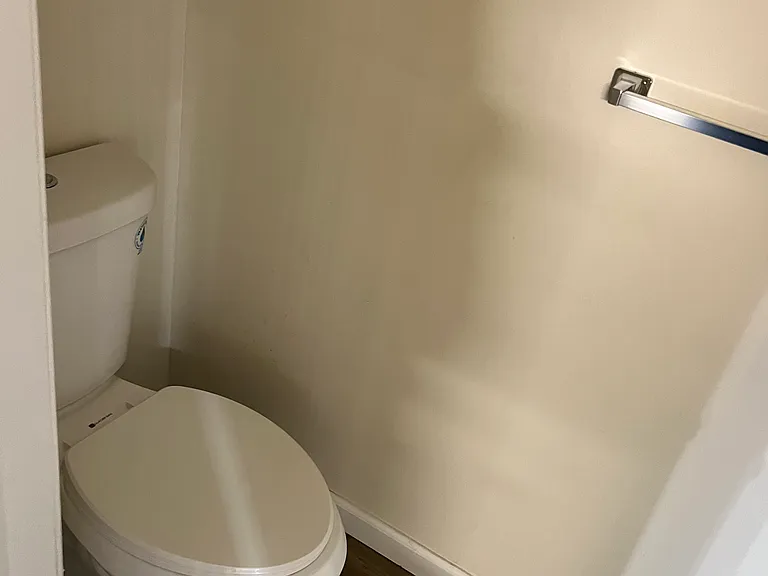 76 Sussex Pl — Photo 14