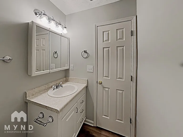 10851 Southshore Ct — Photo 16