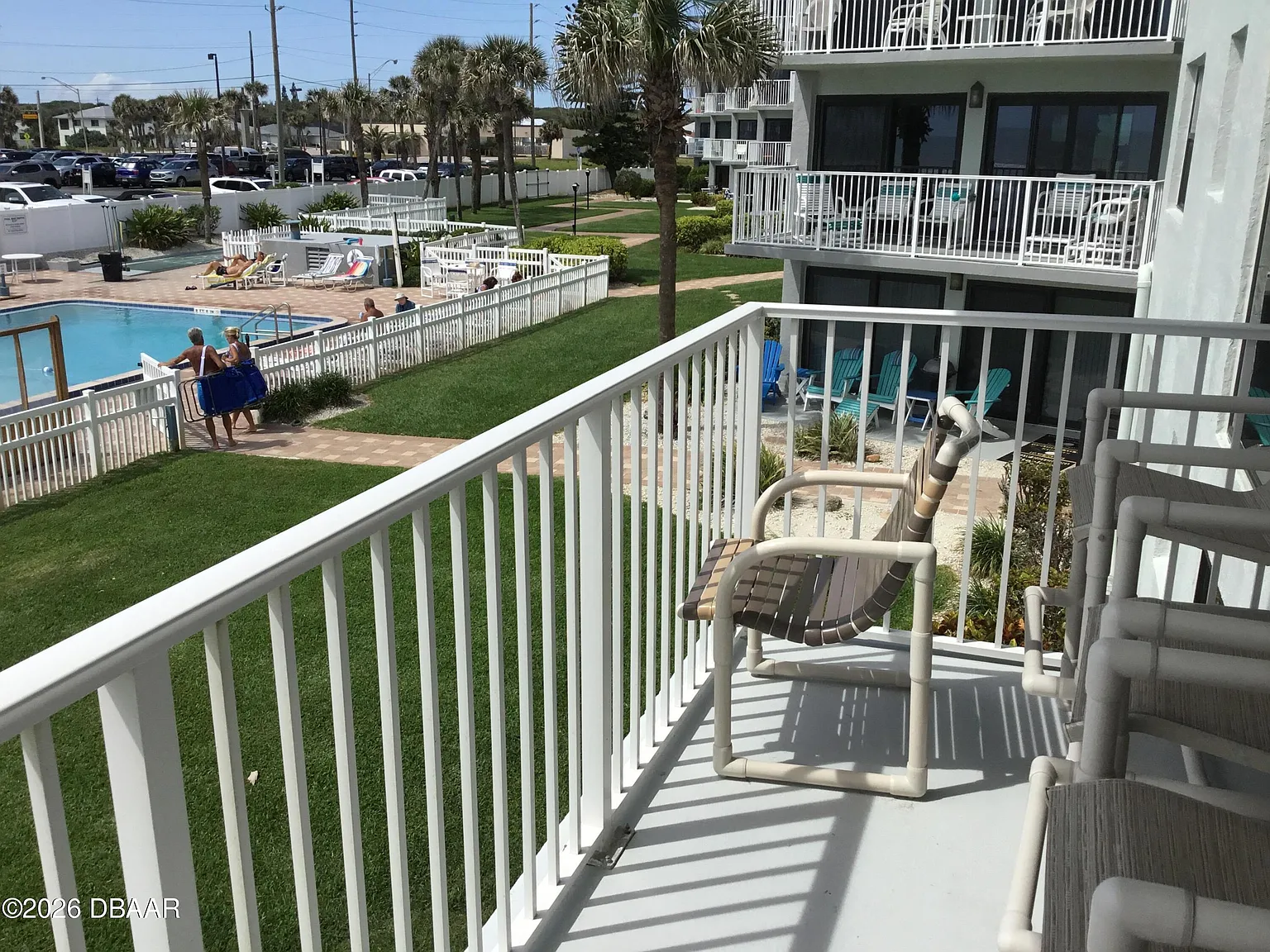 3 bed, 2.0 bath, 1240 sqft, $6,300 — Photo 1