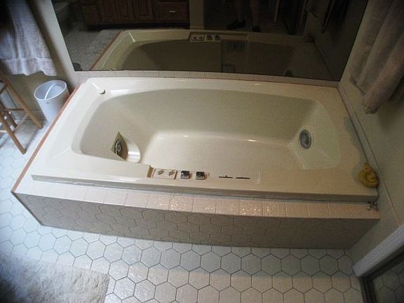 Master Bath Jacuzzi