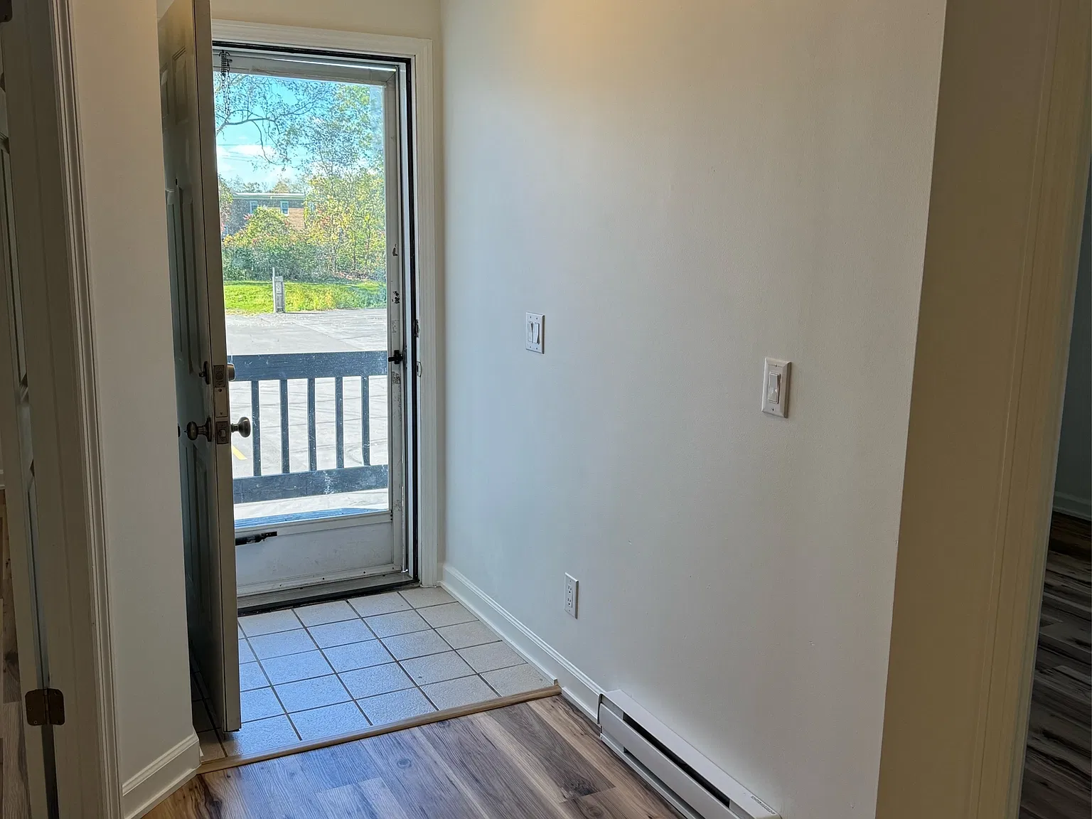 206 Urbandale Parkway - 1 — Photo 2