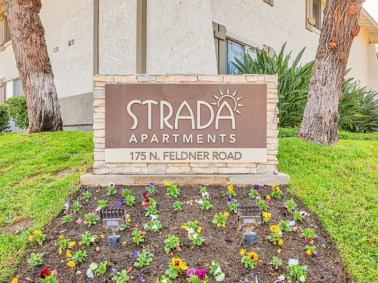 Strada Apartments — Photo 7