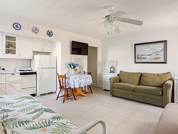 4th image of 6700 Sunset Way APT 501