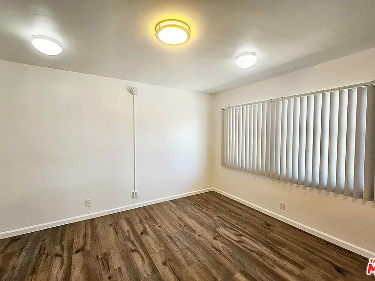 1341 N Keystone St — Photo 17