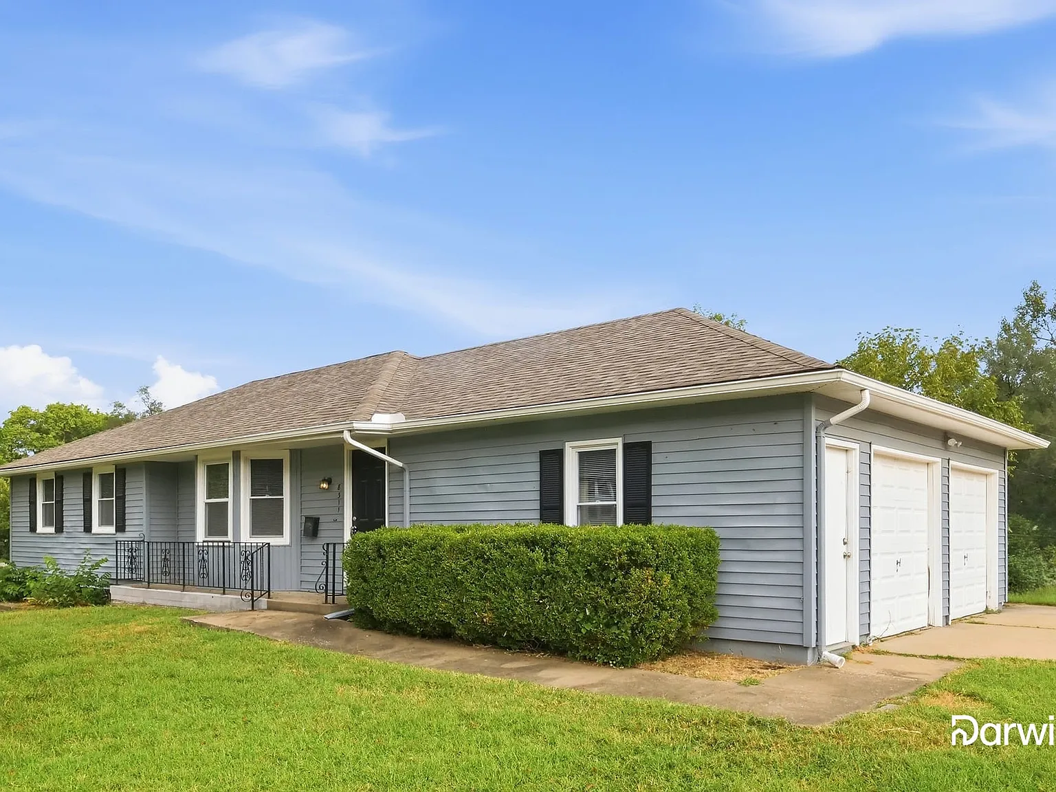 3 bed, 2.0 bath, 1100 sqft, $1,800 — Photo 2
