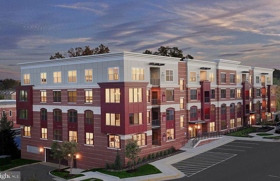 1st image of 3985 Norton Pl #403