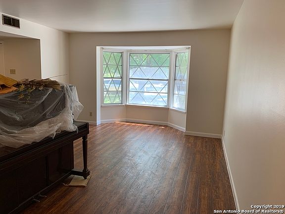4th image of 3123 Tawny Oak Dr