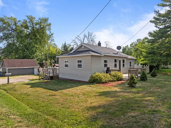 130 Walnut St, Omro, WI 54963
