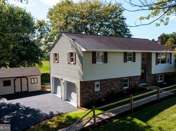 2891 Newport Rd, Manheim, PA 17545