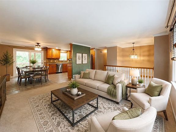 3rd image of 313 Meadow Dr