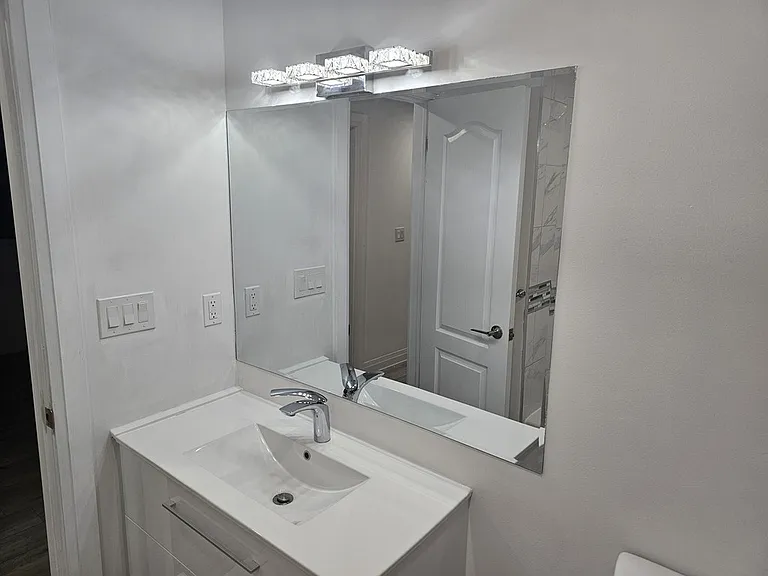 38 Wanda Rd — Photo 17
