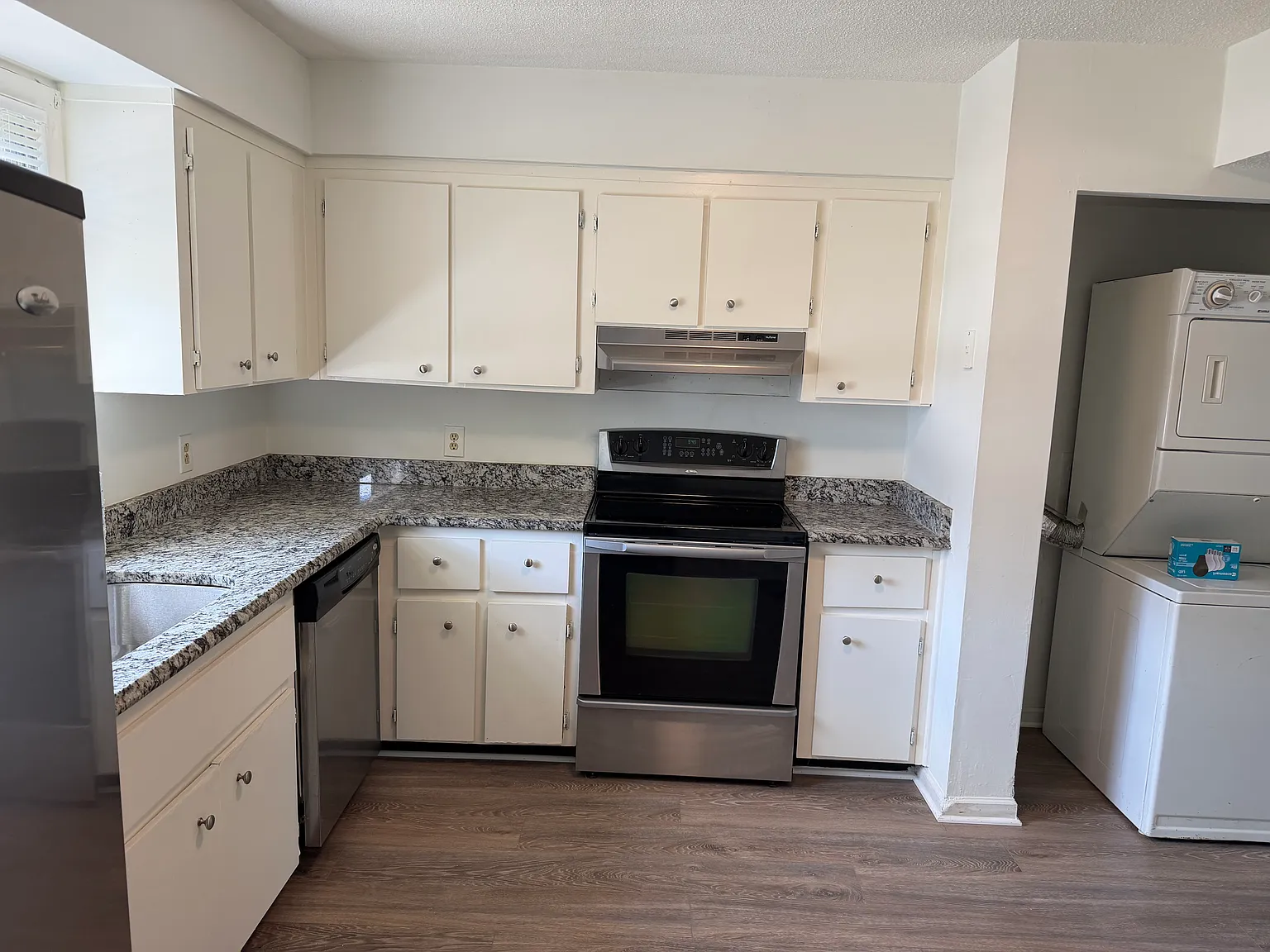 3 bed, 1.5 bath, $1,800 — Photo 3