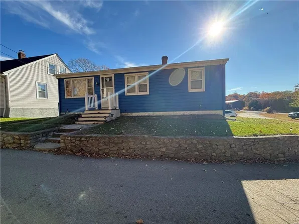 126 Simmonsville Ave, Johnston, RI 02919