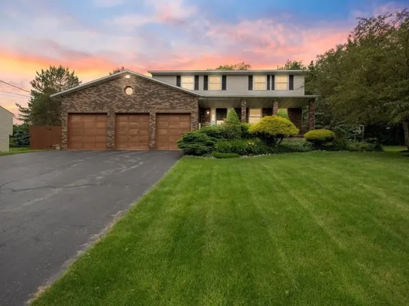 4385 Cindy Ln, Syracuse, NY 13215