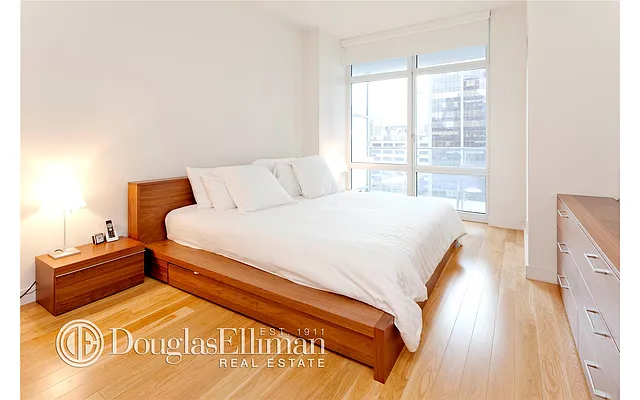 Rented by Douglas Elliman | media 7