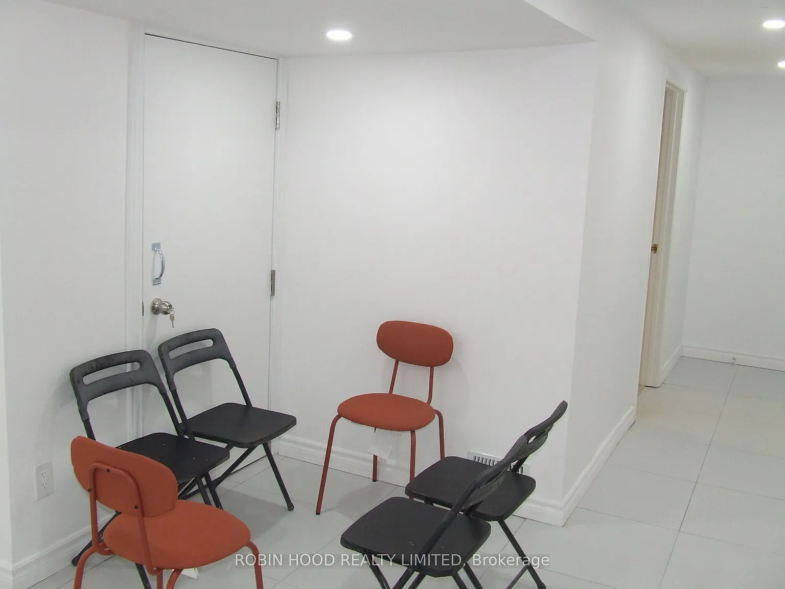 3 bed, $2,099 — Photo 4