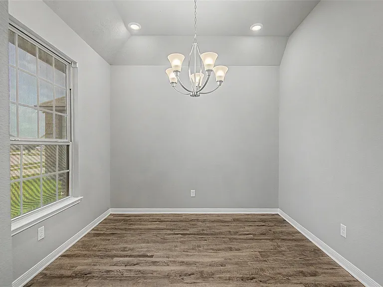 2134 Markley Dr — Photo 6
