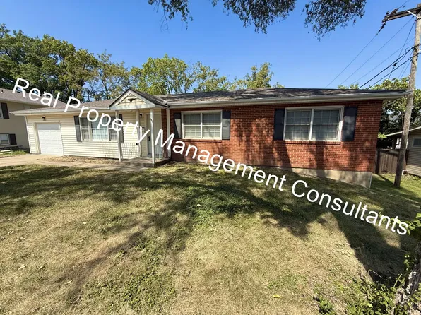 1108 W Elm St, Olathe, KS 66061