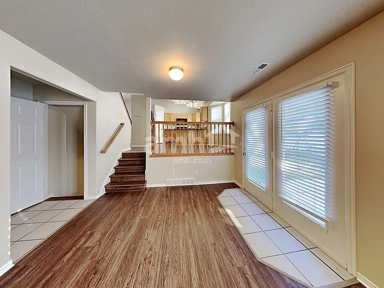 816 N Crimson Ln — Photo 4